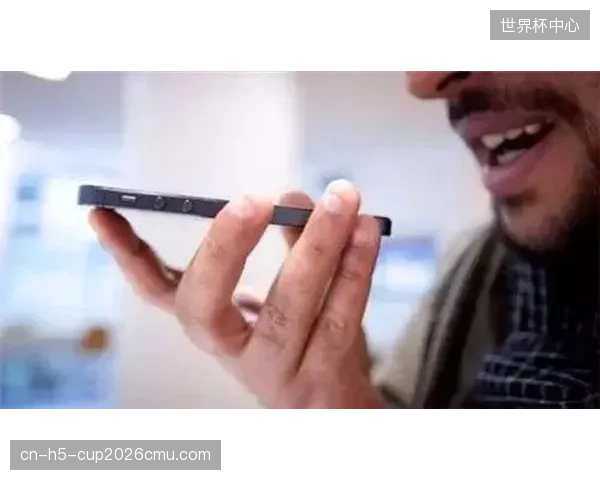 为应对伪装与欺骗，下一代安保识别技术将超越单一的人脸识别，演变为融合步态、声纹等多特征的复合型判断
